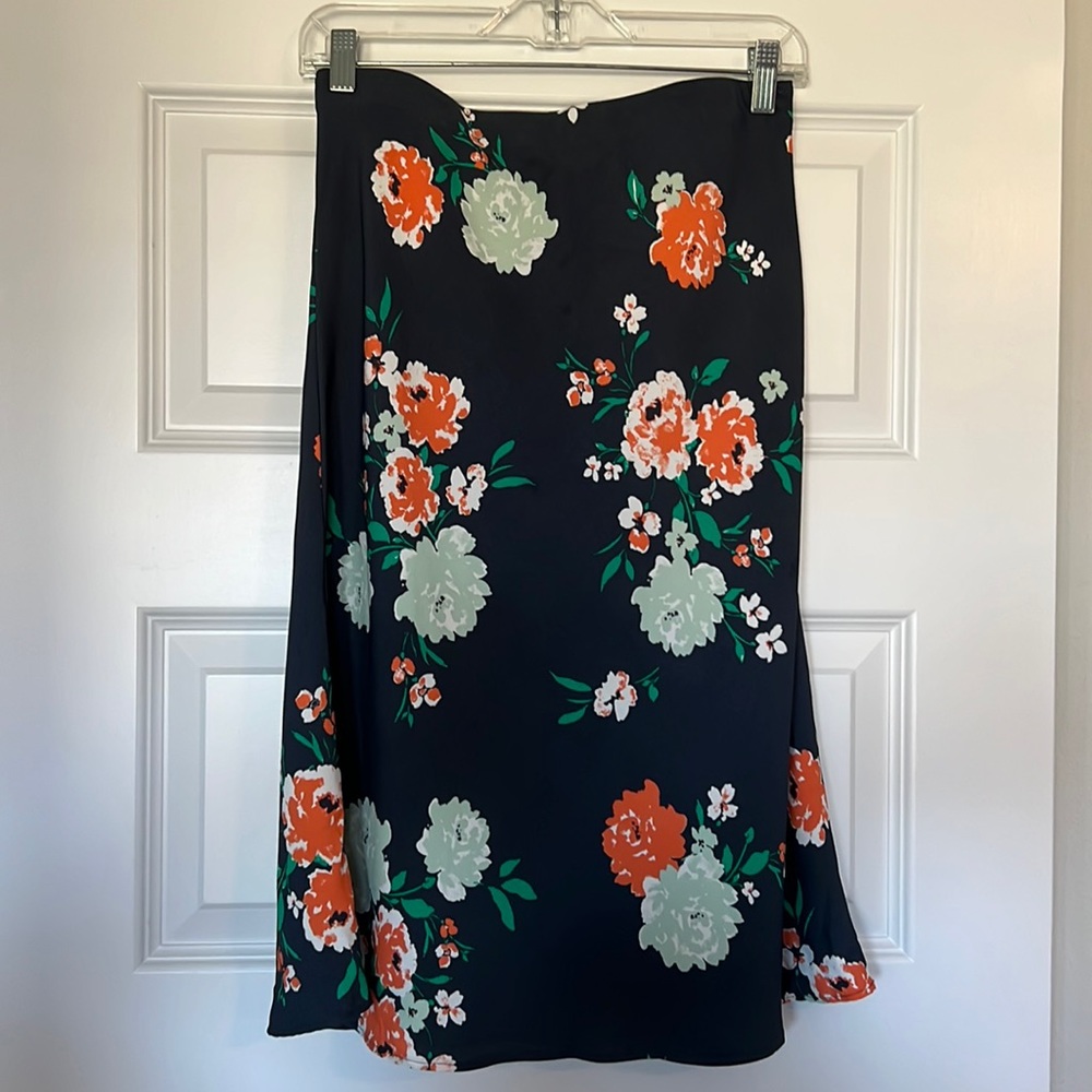 Loft never been worn, blue/grey, elastic waist skirt